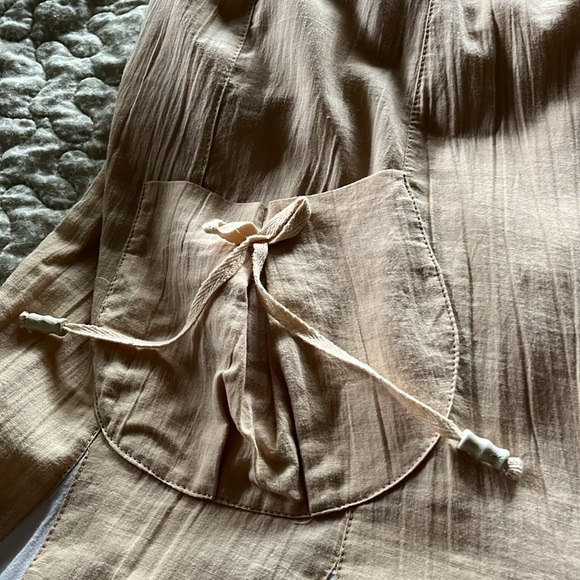 Linen gored skirt, white and khaki colors, lace hem, Size Medium - Picture 2 of 9